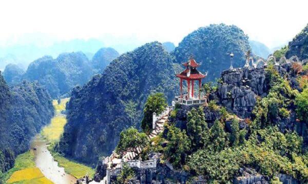 toàn cảnh hang múa